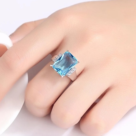 Women 925 Silver Aquamarine Gemstone Ring - Picture 2 of 6
